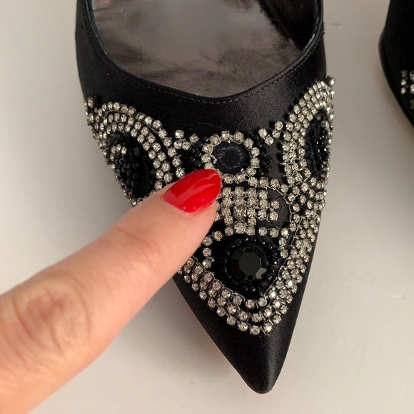 Manolo Blahnik Rare Authentic Black Satin Pumps - Picture 5 of 16
